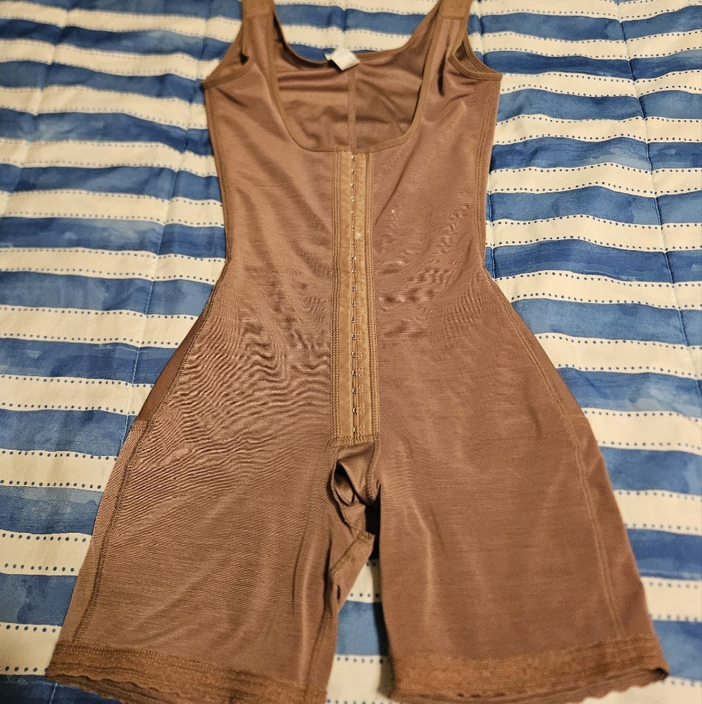 Colombian Women's Brown Shapewear Bodysuit. M